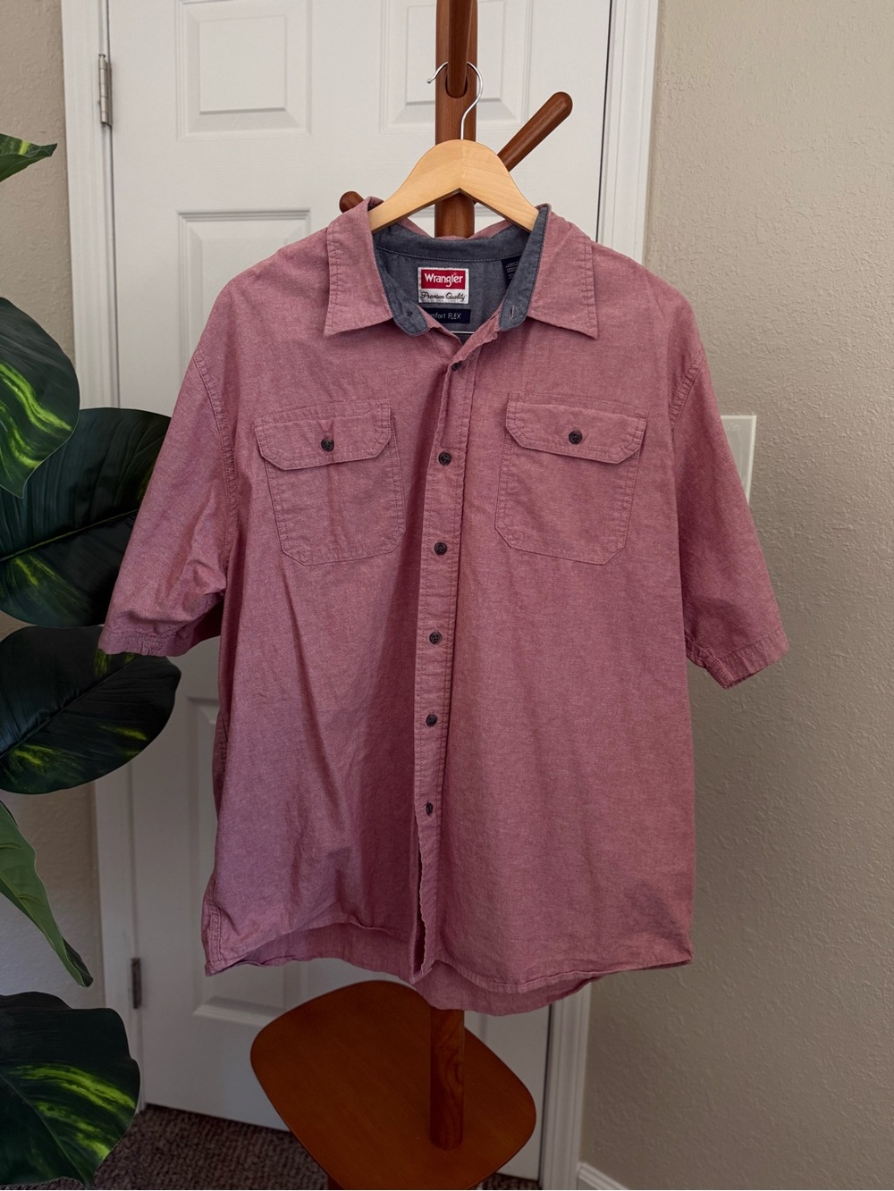 Wrangler Comfort Flex Short Sleeve Button-Down Shirt in Rose Red